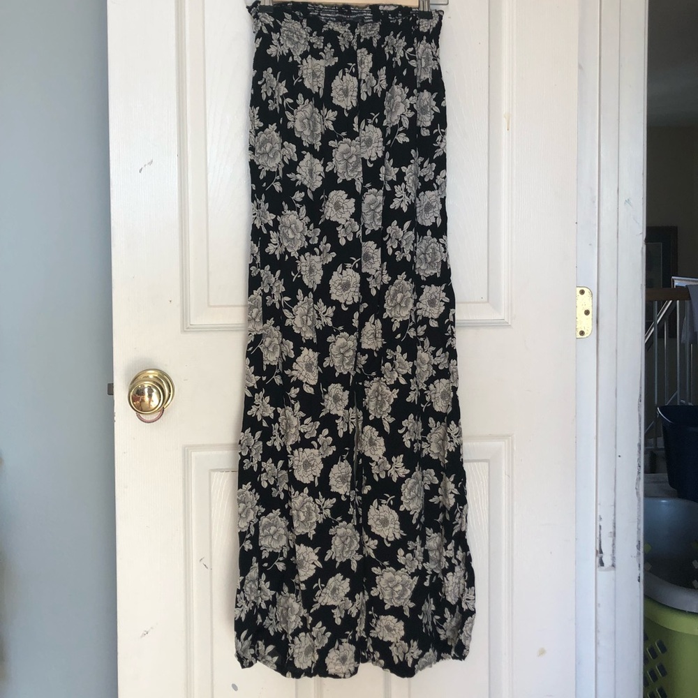 Very Rare Brandy Melville Flowy Pants!!